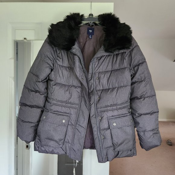 NWT GAP PUFFER JACKET - Picture 3 of 5